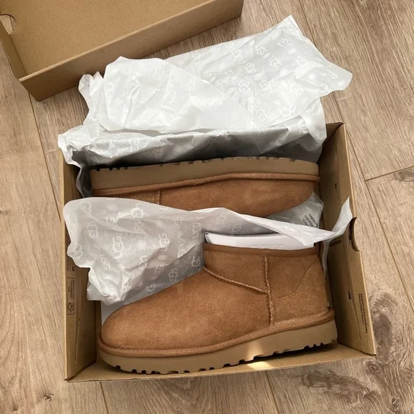 UGG ULTRA MINI CLASSIC BOOTS CHESTNUT NIB READY TO SHIP - Picture 2 of 11